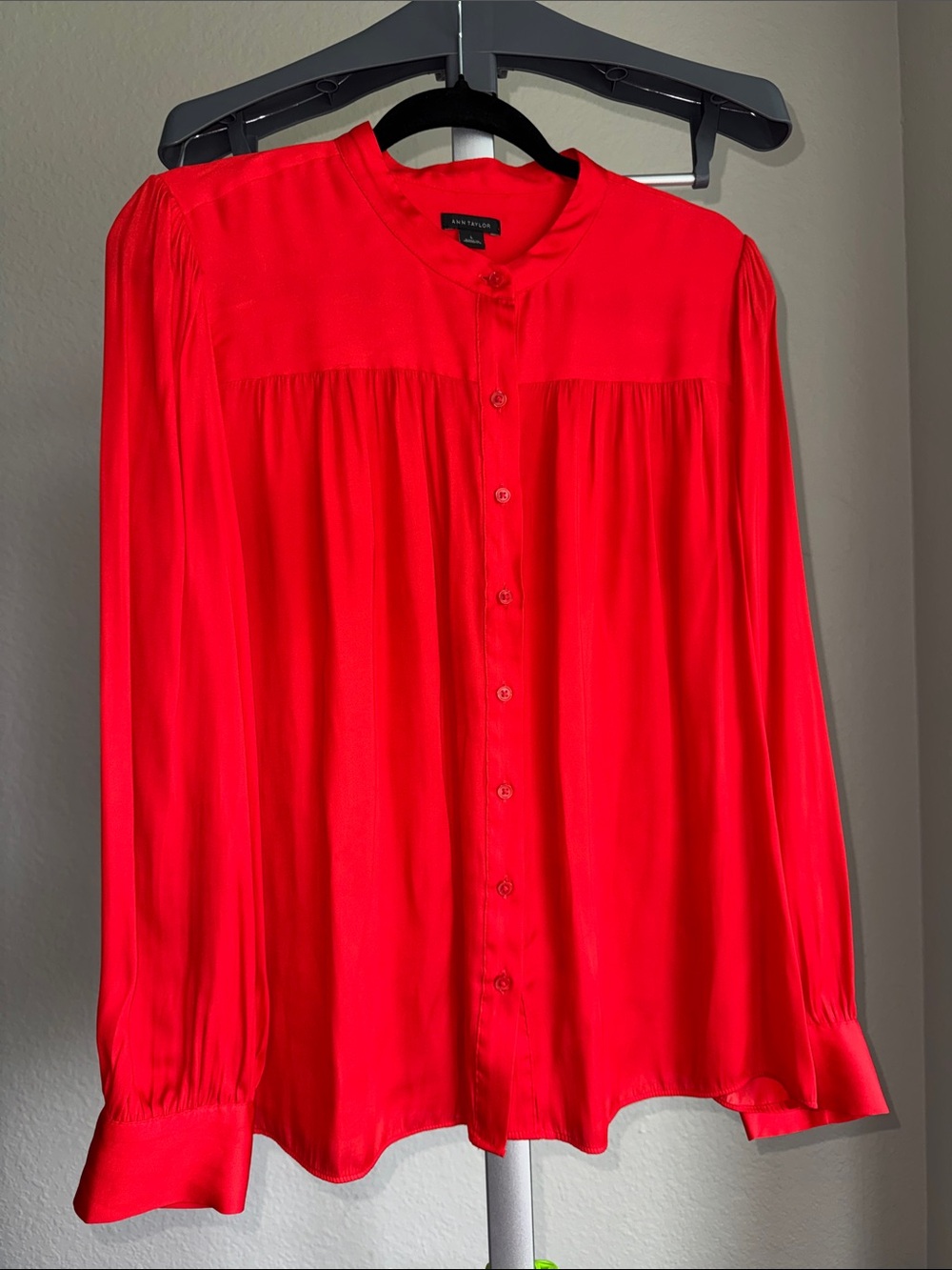 Ann Taylor Lightweight Red Button-Front Women's Blouse SZ-L